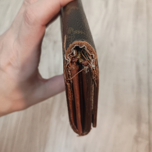 Louis Vuitton, Brown MonoTresor Bi-Fold Zip Wallet - Picture 3 of 13